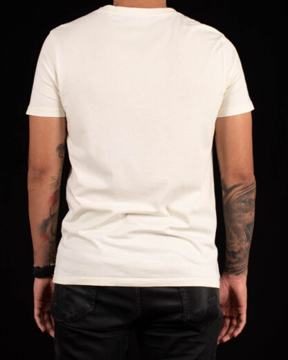 CAMISETA DIFFERENT CREMA - Imagen 2